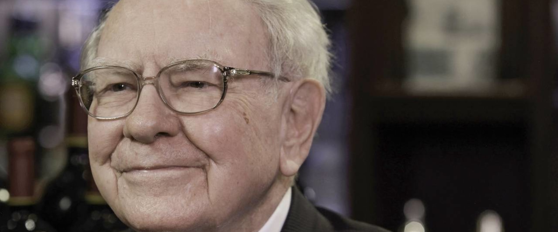 How much gold does warren buffett own?